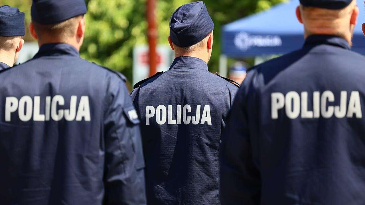 Szybsza emerytura i większe płace. Policjanci żądają zmian