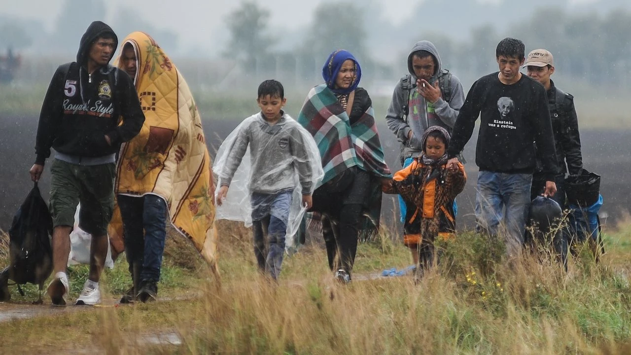 „Wyjedź z kraju, a dostaniesz 32 tys. euro”. Propozycja dla migrantów