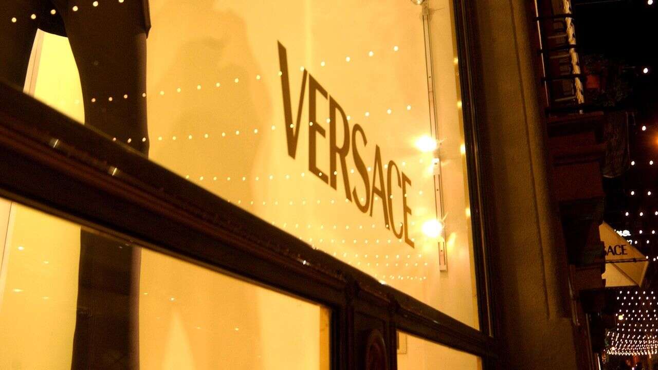 Wielki kryzys w świecie luksusu. Prada chce kupić Versace