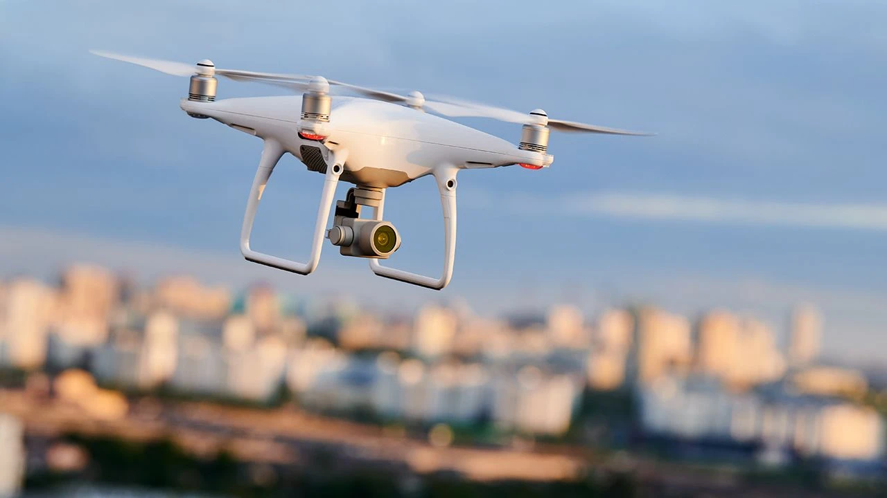 Nastolatek zastrzelony podczas dostawy kontrabandy dronem do więzienia