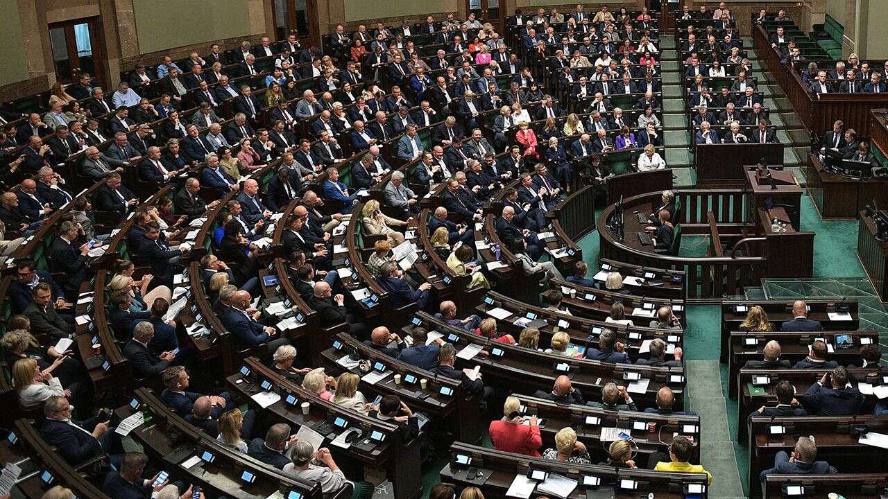 Polacy przeciwko dopłatom do poselskich mieszkań i delegacji