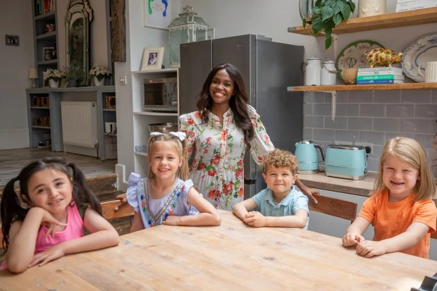 Hundreds of British kids have never eaten an apple or heard of bananas