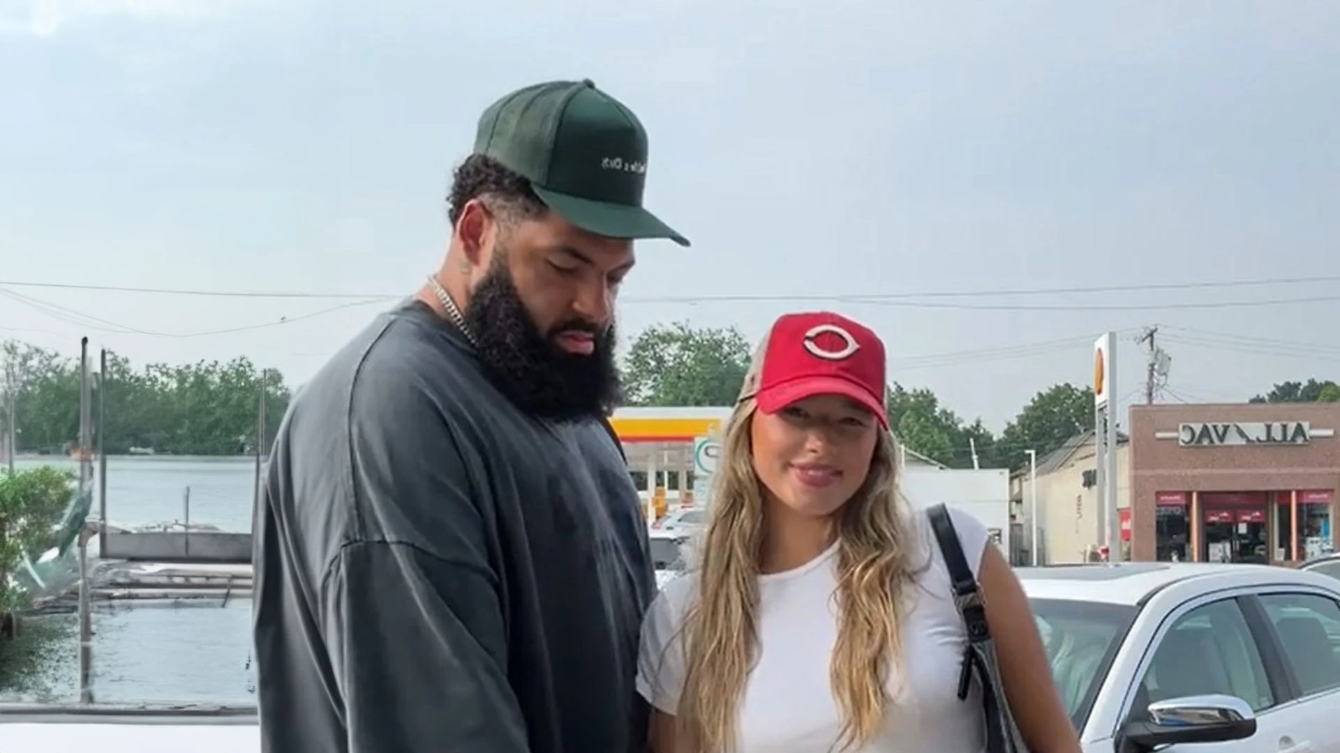 Who is TikTok star Tianna Robillard and when did she get engaged to Cody Ford?