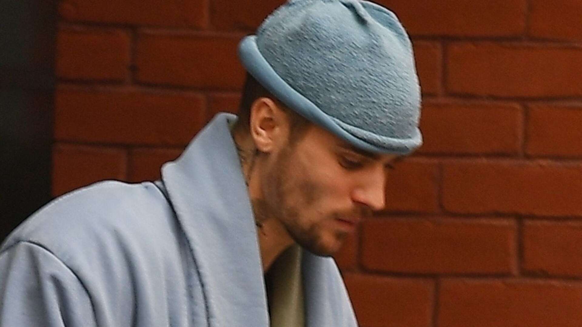 Justin Bieber’s cheeks look sunken as he walks outside NYC apartment in just bathrobe and slippers without wife Hailey