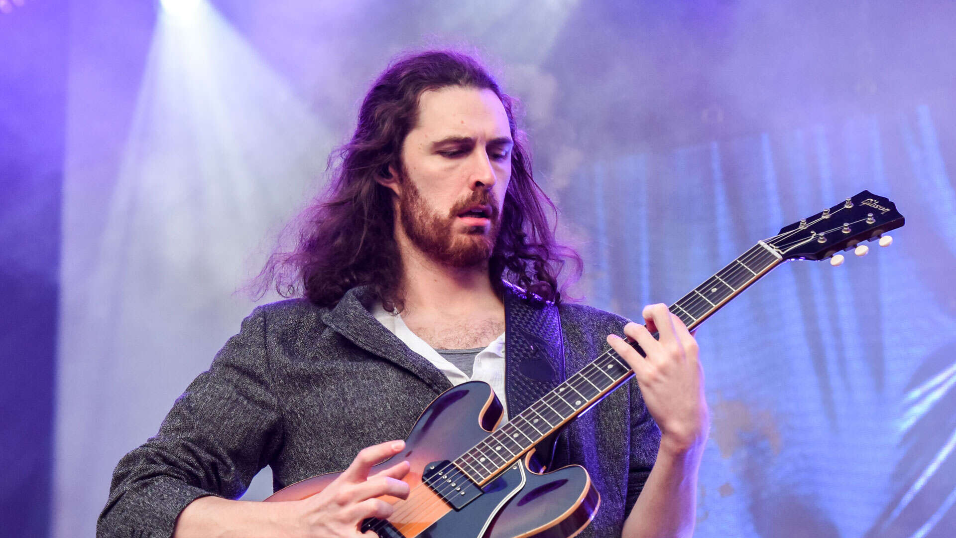 Hozier slams fans for ‘disrespectful’ and ‘insensitive’ remarks toward girlfriend Hana Mayeda in now-deleted comment