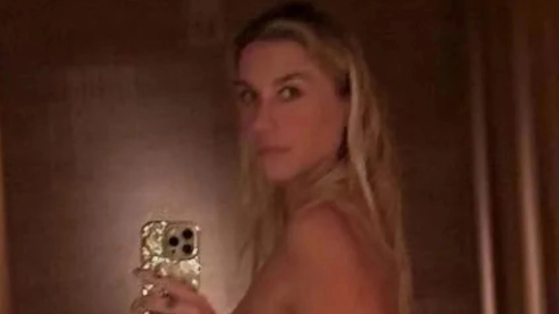 Kesha strips naked for sizzling bathroom snap and shares racy message with fans