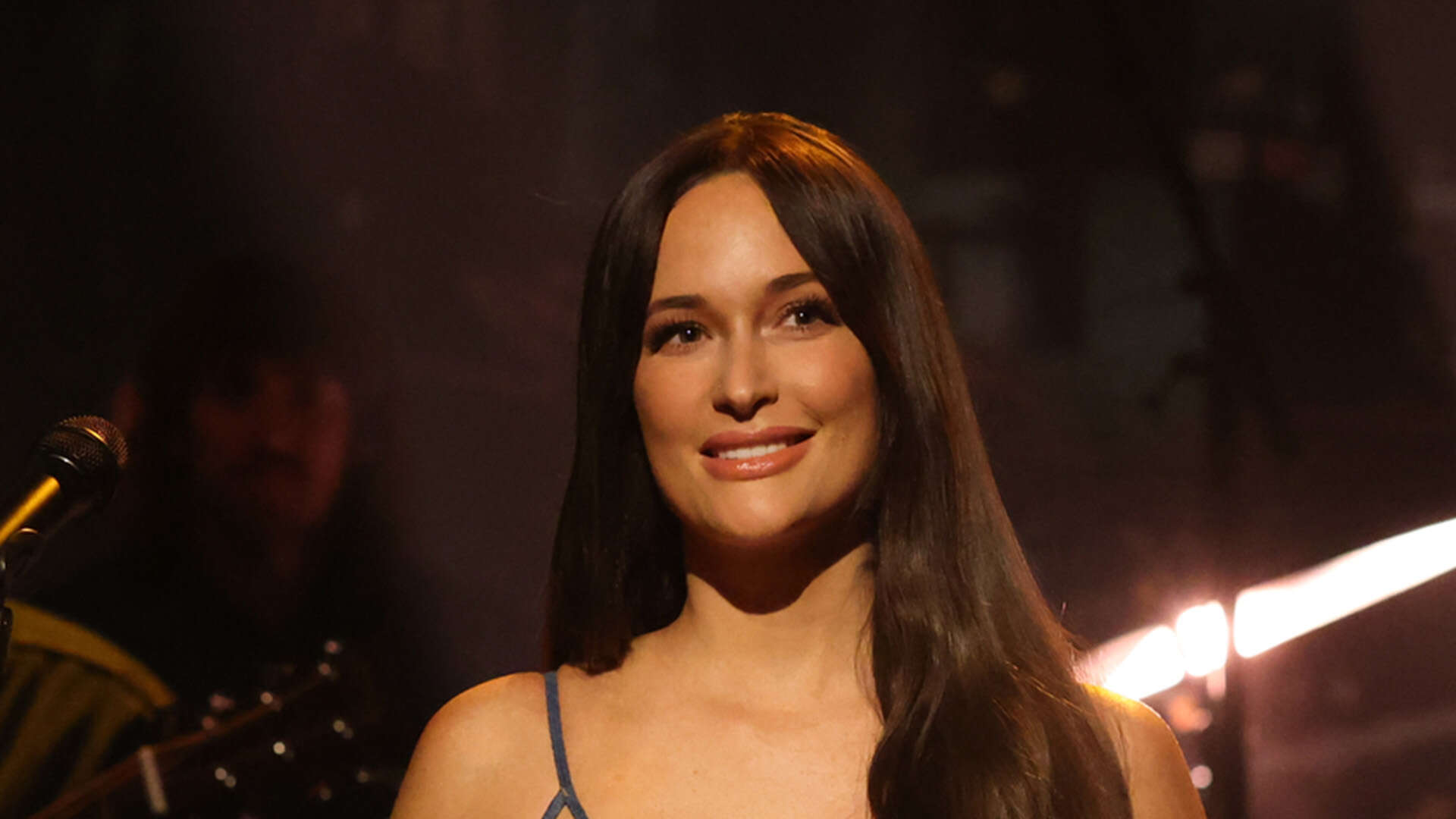 Kacey Musgraves cringes over her wardrobe malfunction on SNL as fans rip singer’s manager for ‘not telling her’