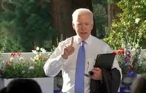 Biggest US Airlines sites CRASH just hours after Biden-Putin cyberattack talks