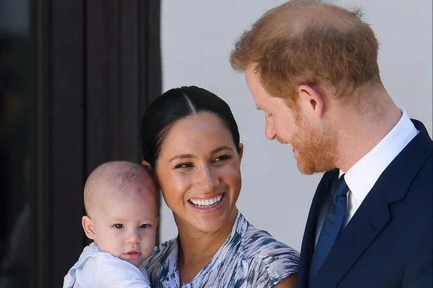 Archie could choose if he becomes a Prince when he turns 18, author reveals