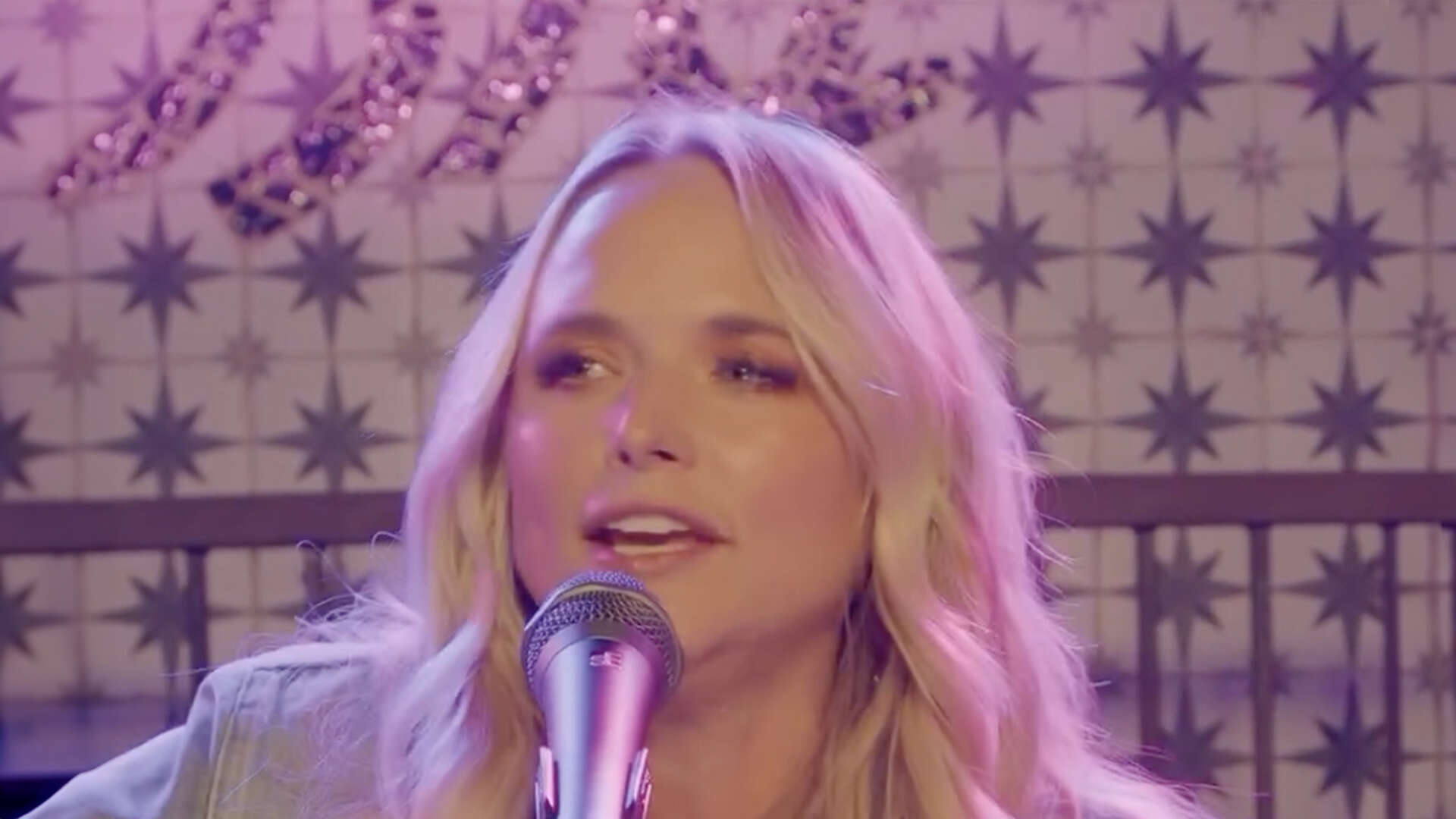 Miranda Lambert sings ‘now that I’m gone’ lyric during acoustic set after husband Brendan was caught grinding on women