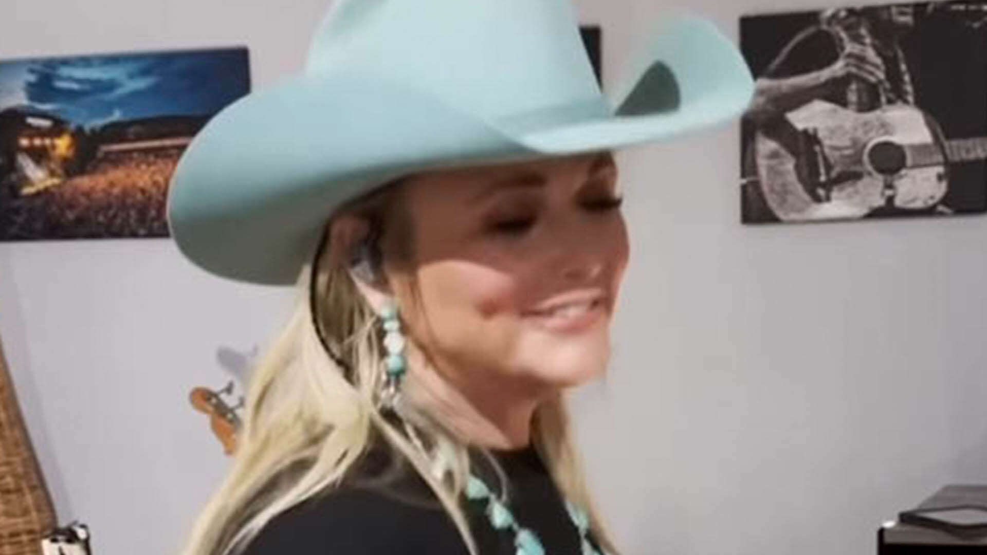 Miranda Lambert sings ‘remember the alimony’ weeks after husband Brendan McLoughlin was caught ‘grinding on other women’