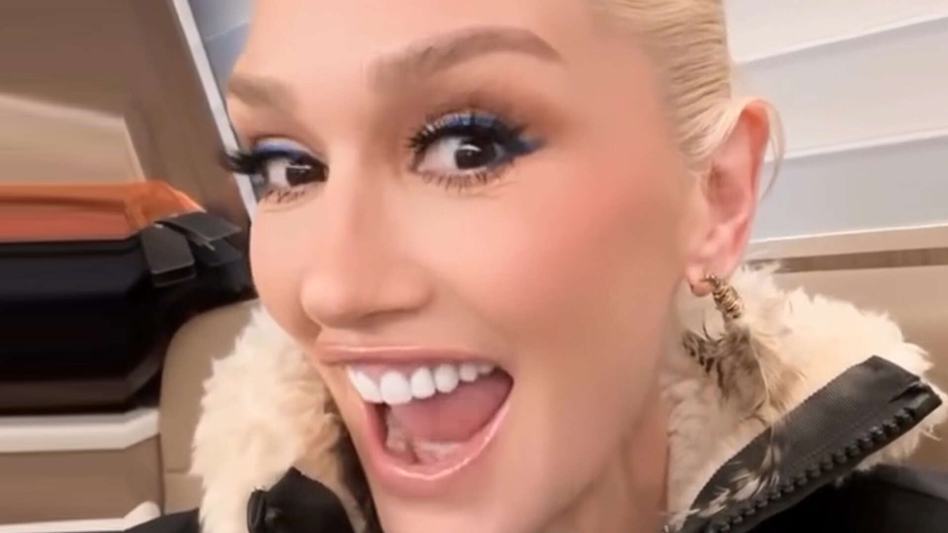 Gwen Stefani makes unexpected cameo at Blake Shelton’s concert – and fans say she’s ‘trying to put split rumors to bed’