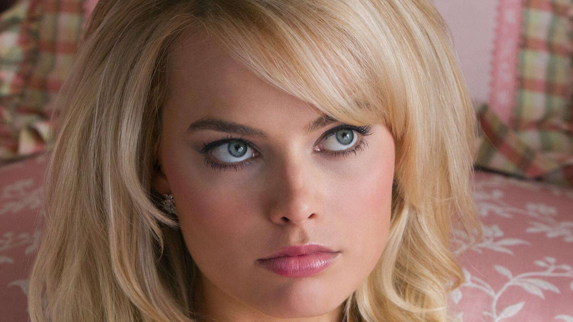 Margot Robbie boasts going ‘completely naked’ in Wolf of Wall Street was her idea- though director told her to wear robe