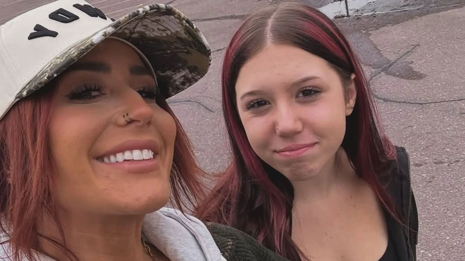 Teen Mom Chelsea Houska’s daughter Aubree, 15, debuts drastic makeover with new hair color for mirror selfie with mom