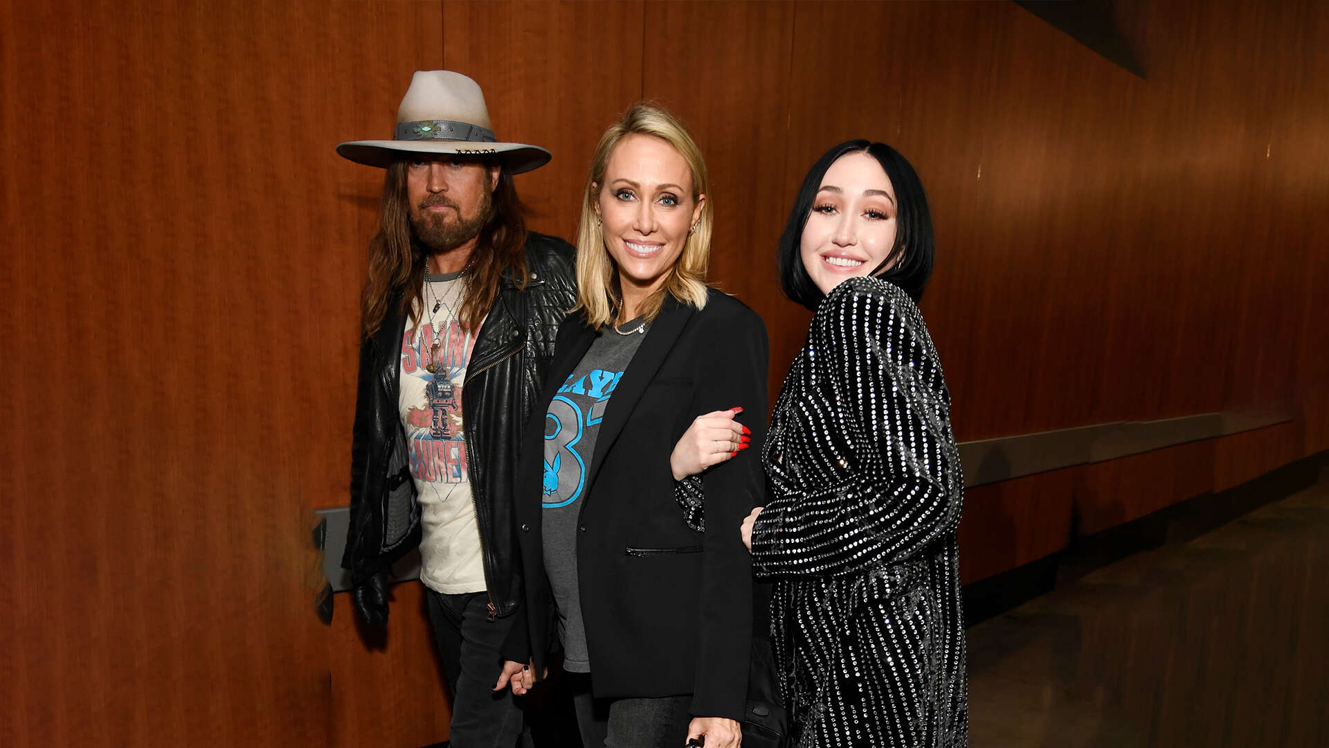 Noah Cyrus is ‘very loyal’ to dad Billy Ray after parents’ divorce as rumors swirl mom Tish ‘stole her boyfriend’