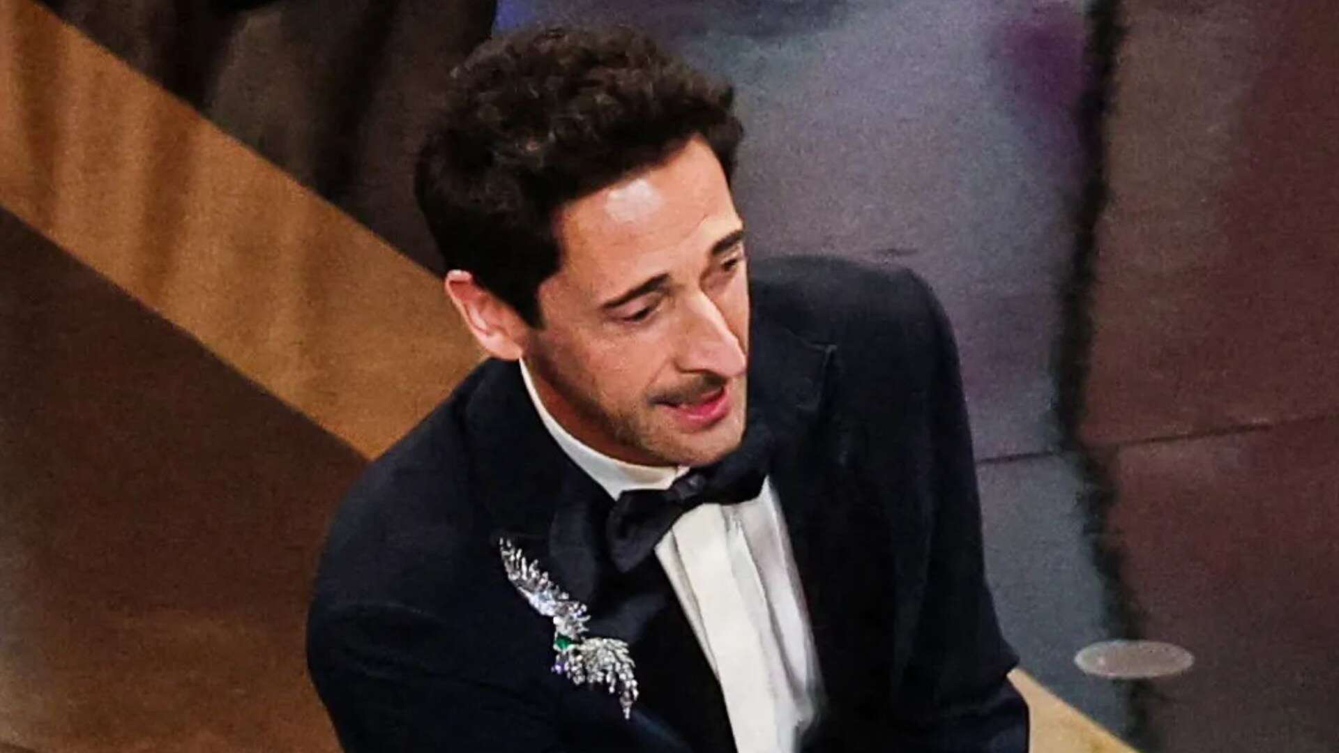 Moment Adrien Brody throws chewing gum at his girlfriend before going up to accept Best Actor Oscar win