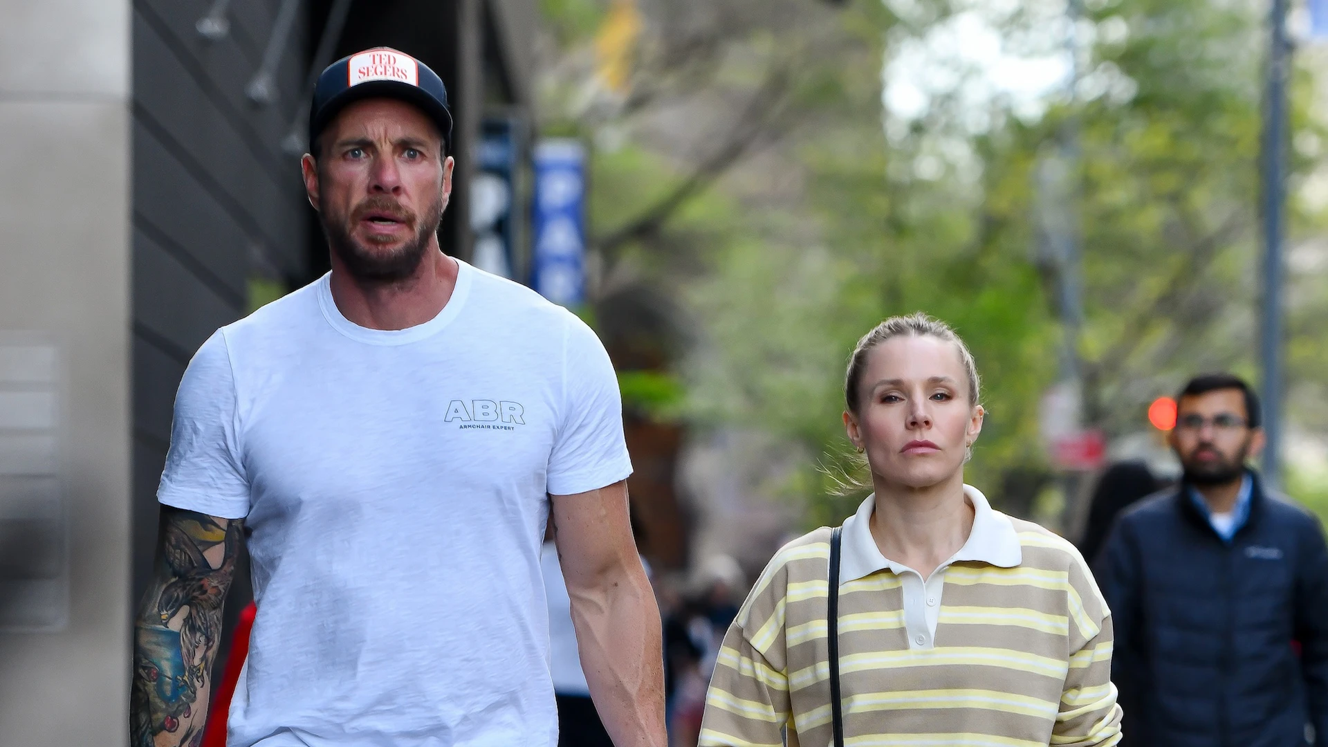 Kristen Bell does handstand completely naked in NSFW pic as fans think husband Dax Shepard is ‘in trouble’ for posting