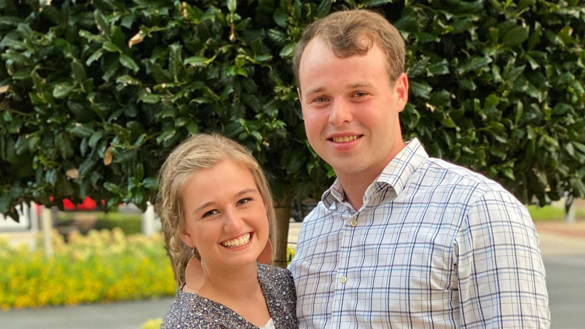 Joe and Kendra Duggar rent out their ‘cottage in the woods’ for just $99 a night featuring hot tub and firepit