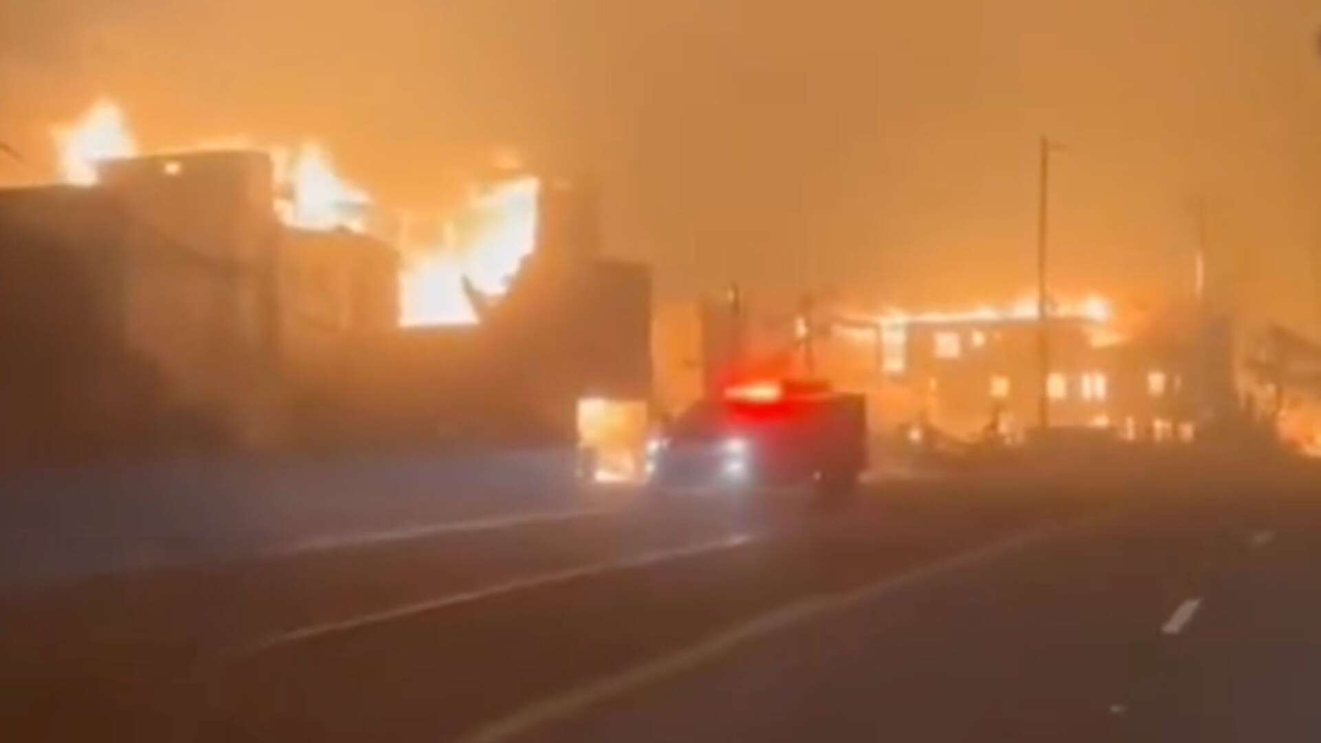 Moment Take That’s Mark Owen’s wife & kids flee LA home on road surrounded by furiously burning wildfires