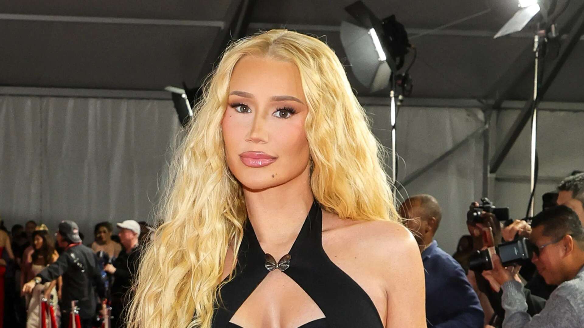 Iggy Azalea makes shocking allegations about her first time meeting Kanye West as he confirms ‘it’s true’