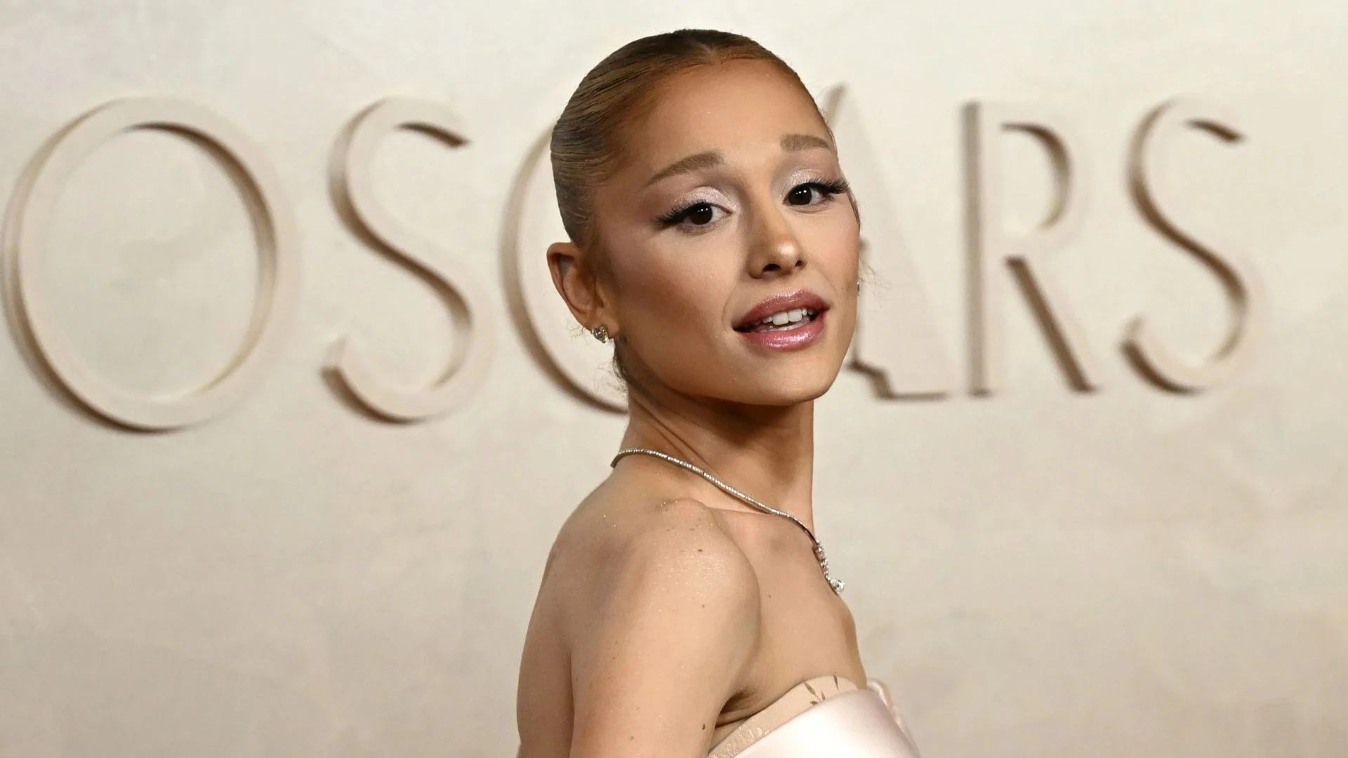 Ariana Grande is heartbroken as her beloved ‘matriarch’ grandma, 99, dies surrounded by family