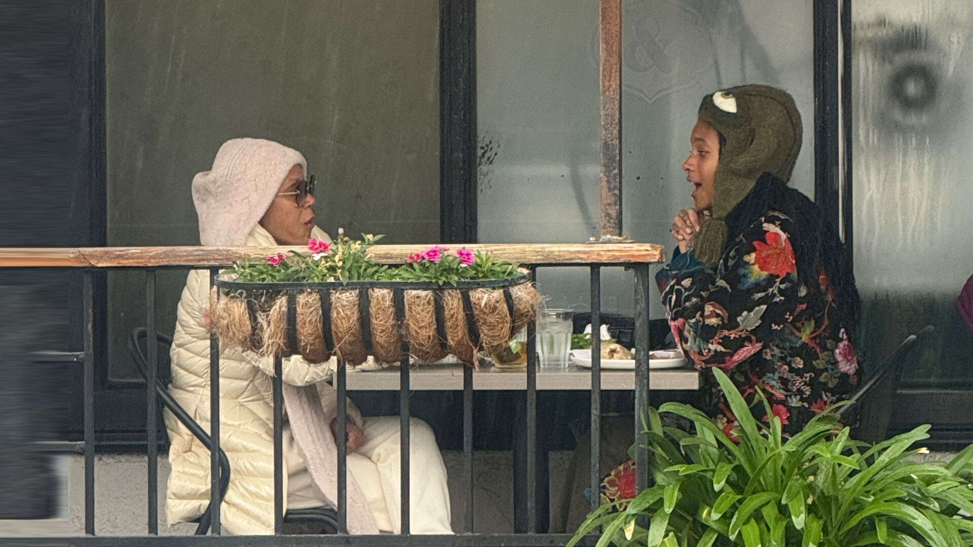 Jada Pinkett Smith and daughter Willow have tense chat at lunch in LA after singer’s Malibu home burnt down in wildfires