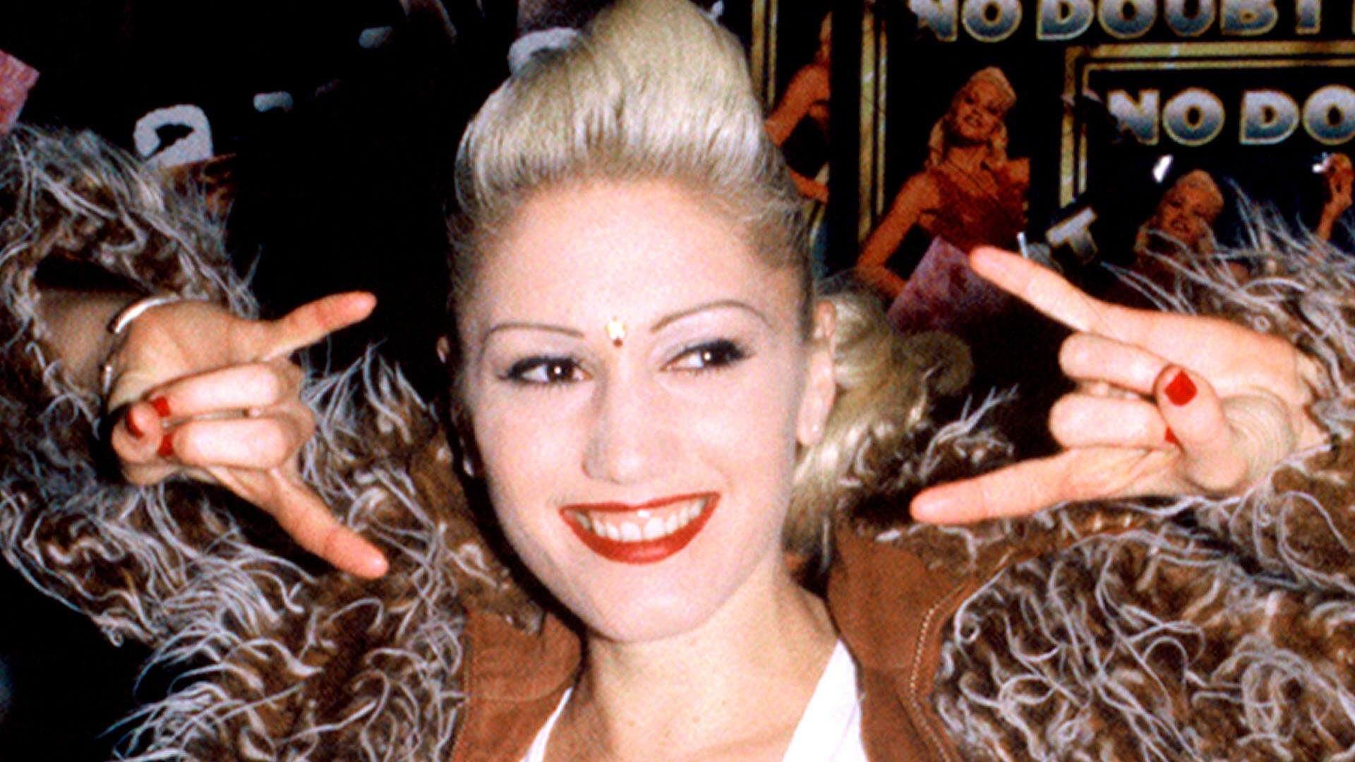 See Gwen Stefani’s changing face over the years from all-natural beauty to polished profile