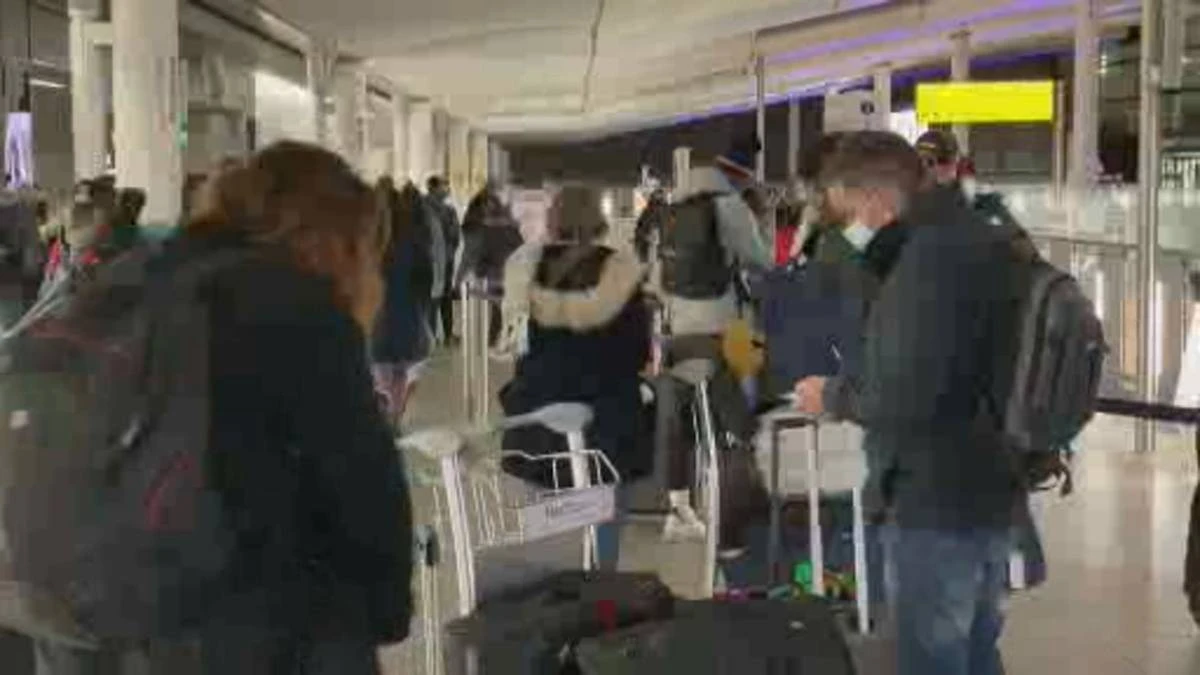 Ottawa revises travel rules for fully vaccinated Canadians