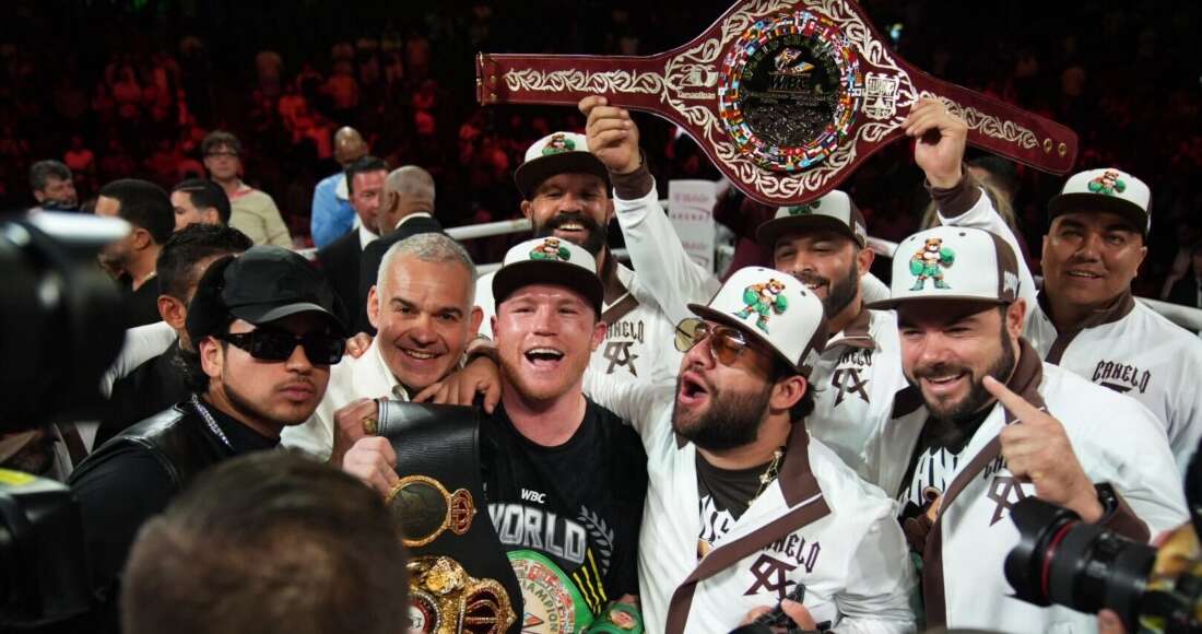 El “Canelo” vence por decisión unánime a Berlanga y celebra a México en las Vegas