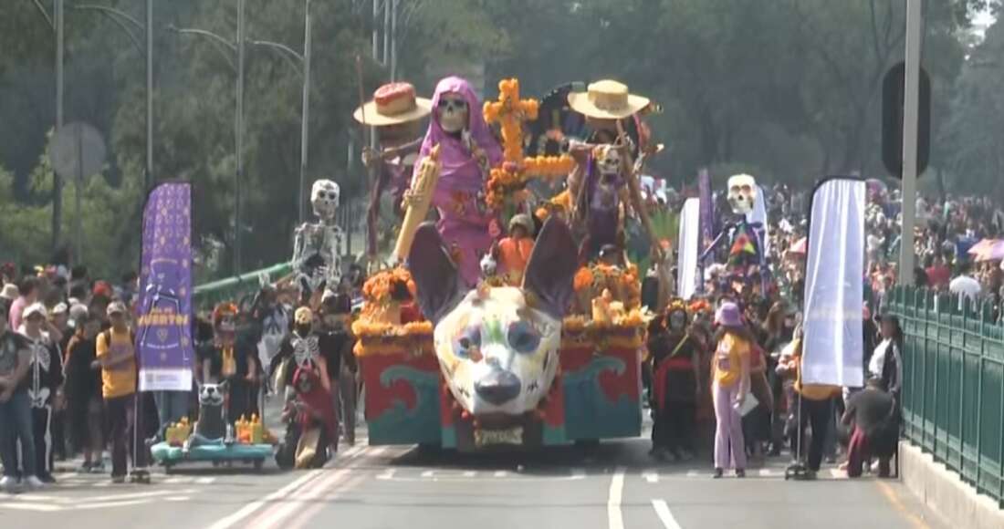 #EnVivo ¬ Arranca el Desfile de Día de Muertos en un Paseo de la Reforma abarrotado