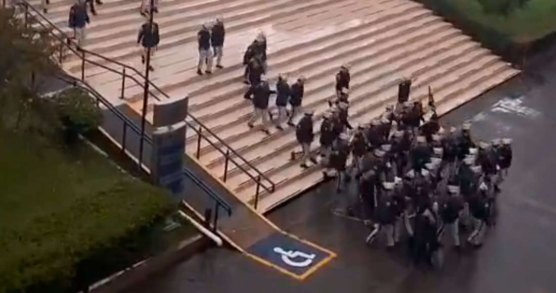 Cadetes de la Universidad de la Policía protestan por agresión de su coordinador