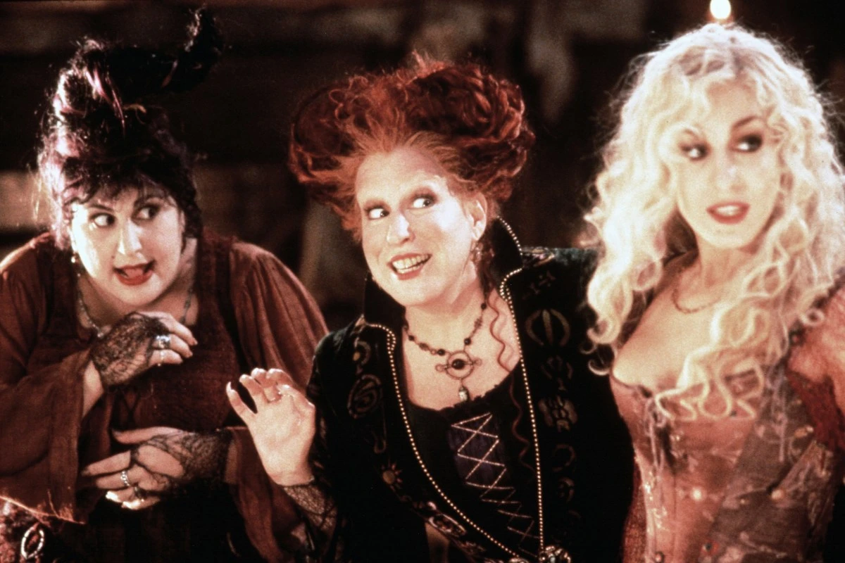 SPELLBOUND Bette Midler posts first look at epic Hocus Pocus Halloween reunion