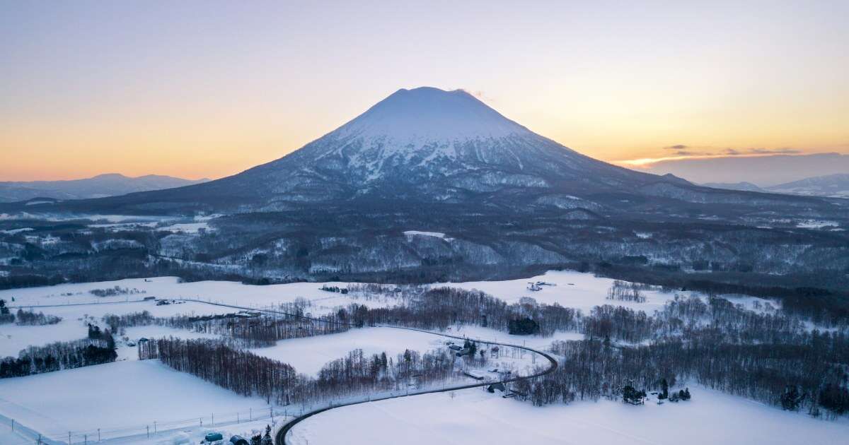 《海外富裕層を超優遇》日本人観光客を捨てることで《世界最上級のリゾート地》になったニセコに学ぶ、淘汰されないための賢すぎる「生存戦略」