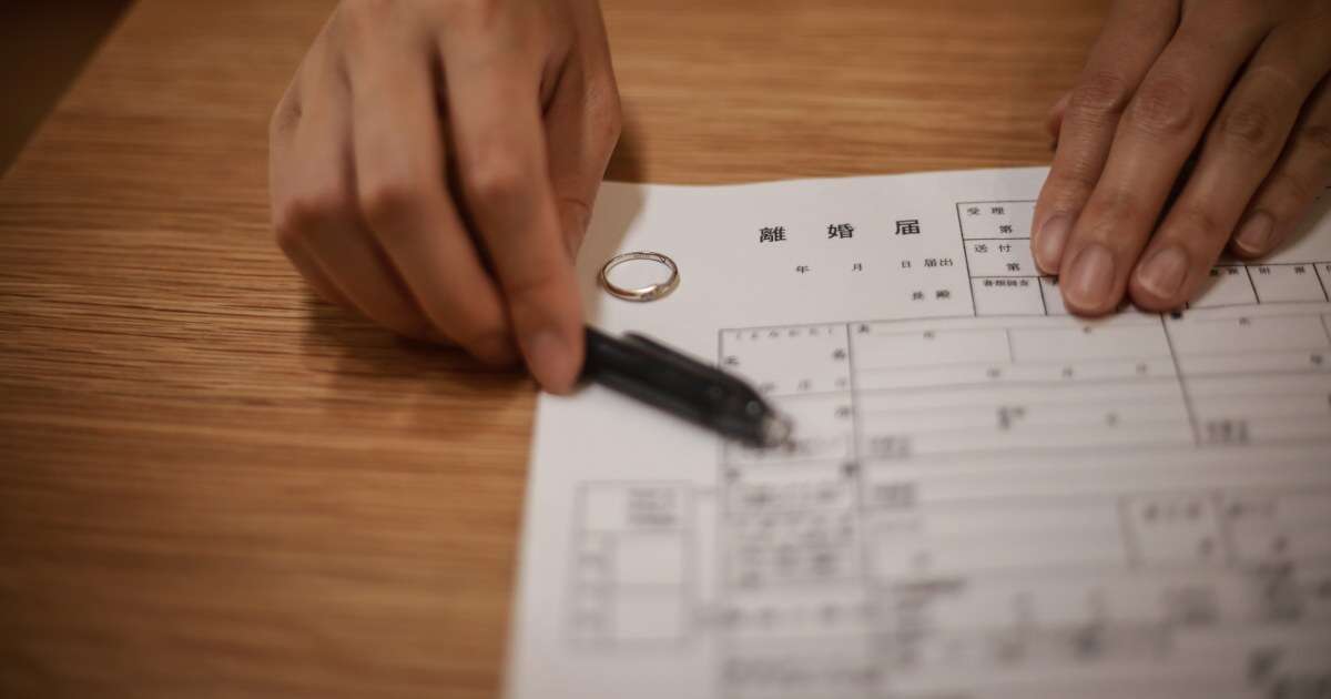 姪の結婚式でいきなり突き飛ばされ…妻が離婚を決意した、夫の「度を越した悪ふざけ」