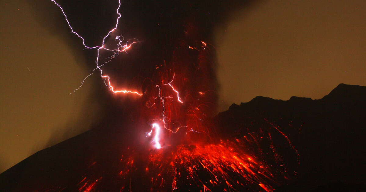 爆発する噴火と、しない噴火。いったい何が、どう違うのか…じつは、「ガス抜き」の違いで、マグマの噴出は驚くほど変わる