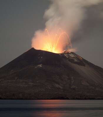 インド洋の反対側まで届いた「クラカタウ火山」の噴火音がスゴすぎる…「北海道で起きた噴火が沖縄で聞こえる！」より、まだ遠い…