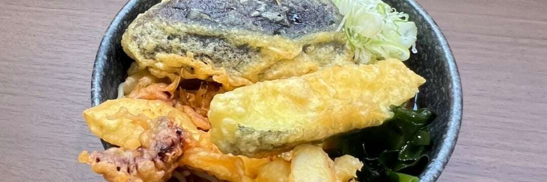 立ち食いそばの名門『峠そば』が復活！懐かしの「ごま油」の香りも健在…店主が明かす、東京・日本橋茅場町で再スタートさせた「秘策」と「こだわり」