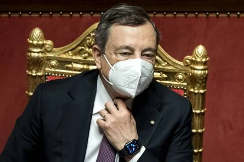 E ora Draghi spinge il pass per i turisti: 