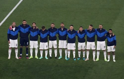 Il Cav tifa Azzurri: 