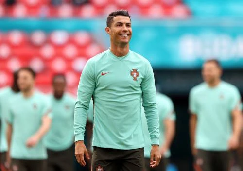 CR7 rompe il silenzio sul suo futuro e gela così la Juve