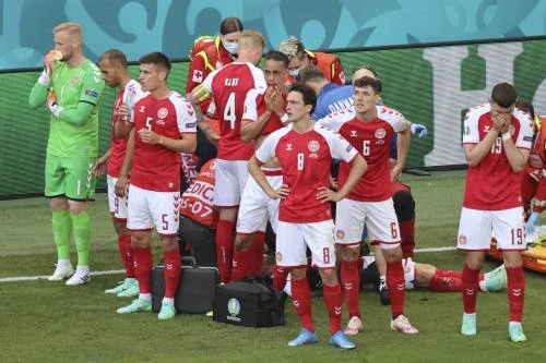Eurodramma: Eriksen salvato per miracolo