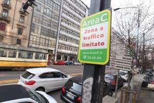 Milano, cambia tutto per l'ingresso in Area C: ecco i dettagli e le tempistiche