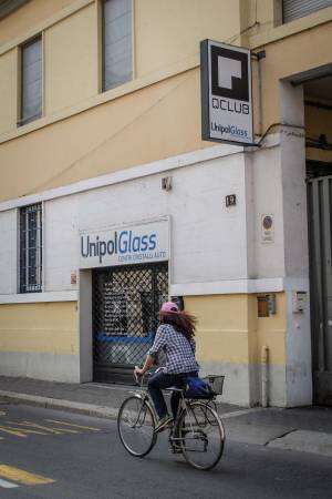 Violentata nel bagno della discoteca. 