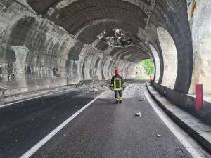 Frana a Varenna: traffico da incubo