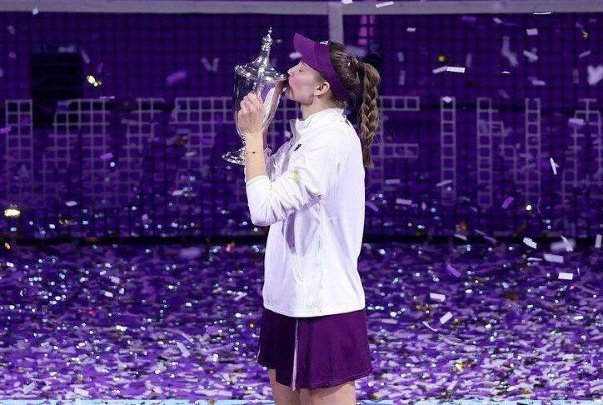 Елена Рыбакина заработала рекордные призовые в 2025 году