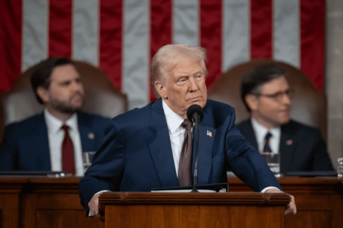 Трамп объявил тарифную войну ближайшим союзникам США