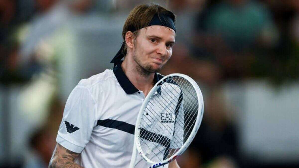 Александр Бублик вылетел из турнира ATP