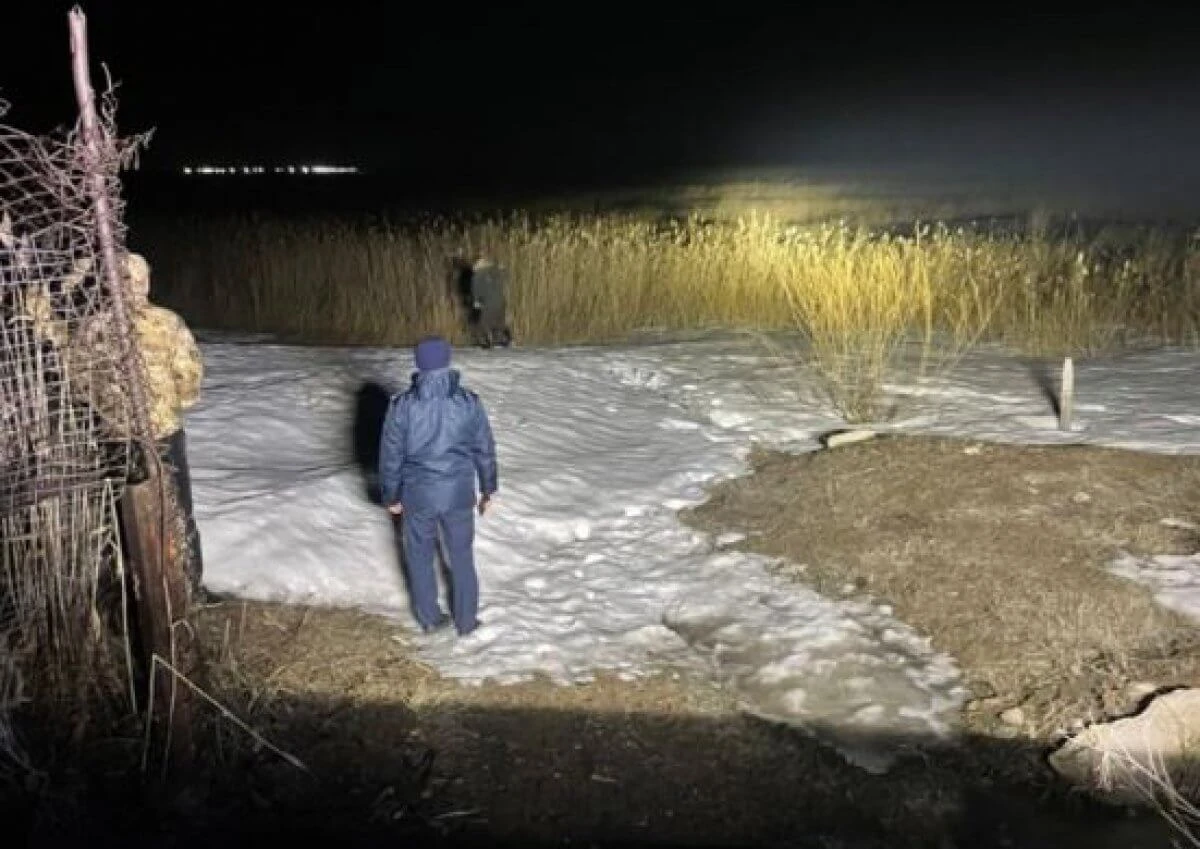 Четыре часа в воде: мужчину обнаружили среди камышей в Акмолинской области