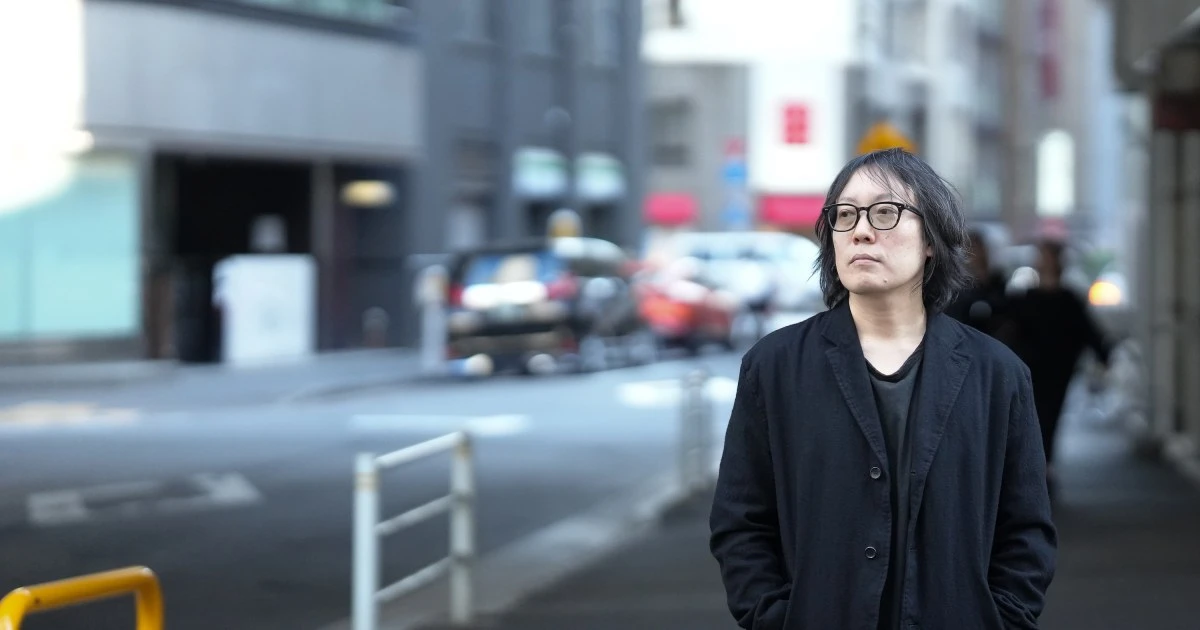 燃え殻さん「エッセイは、母親宛に書いている」…「普通にできなかった」からこそ大切にする、日常の思い出
