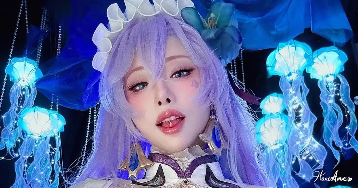 「胸元が暴力的すぎる…！」台湾トップコスプレイヤー・ハネアメ《露出度MAXの大胆コスチューム》にネット大反響